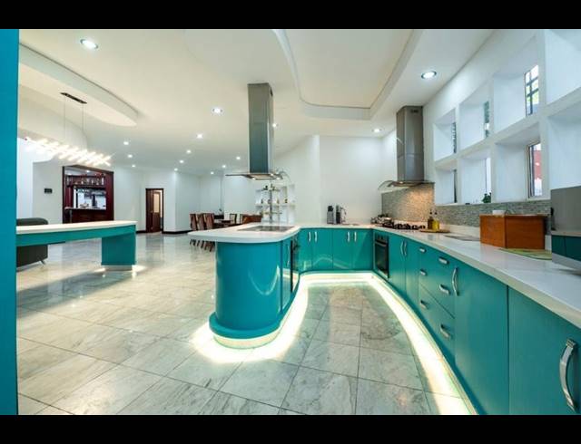 5 BEDROOM HOUSE FOR SALE IN OAKDENE